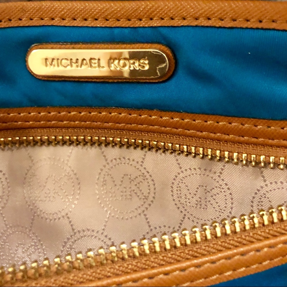 Michael Kors clutch - Picture 2 of 3